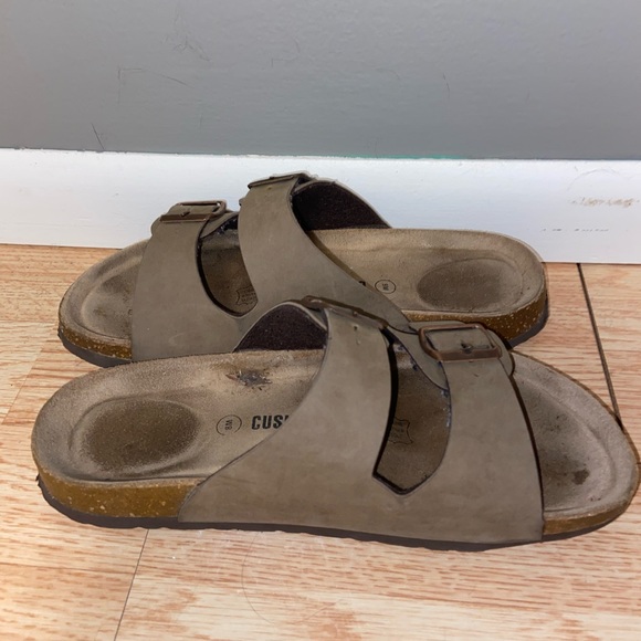 Sandals - Picture 2 of 3